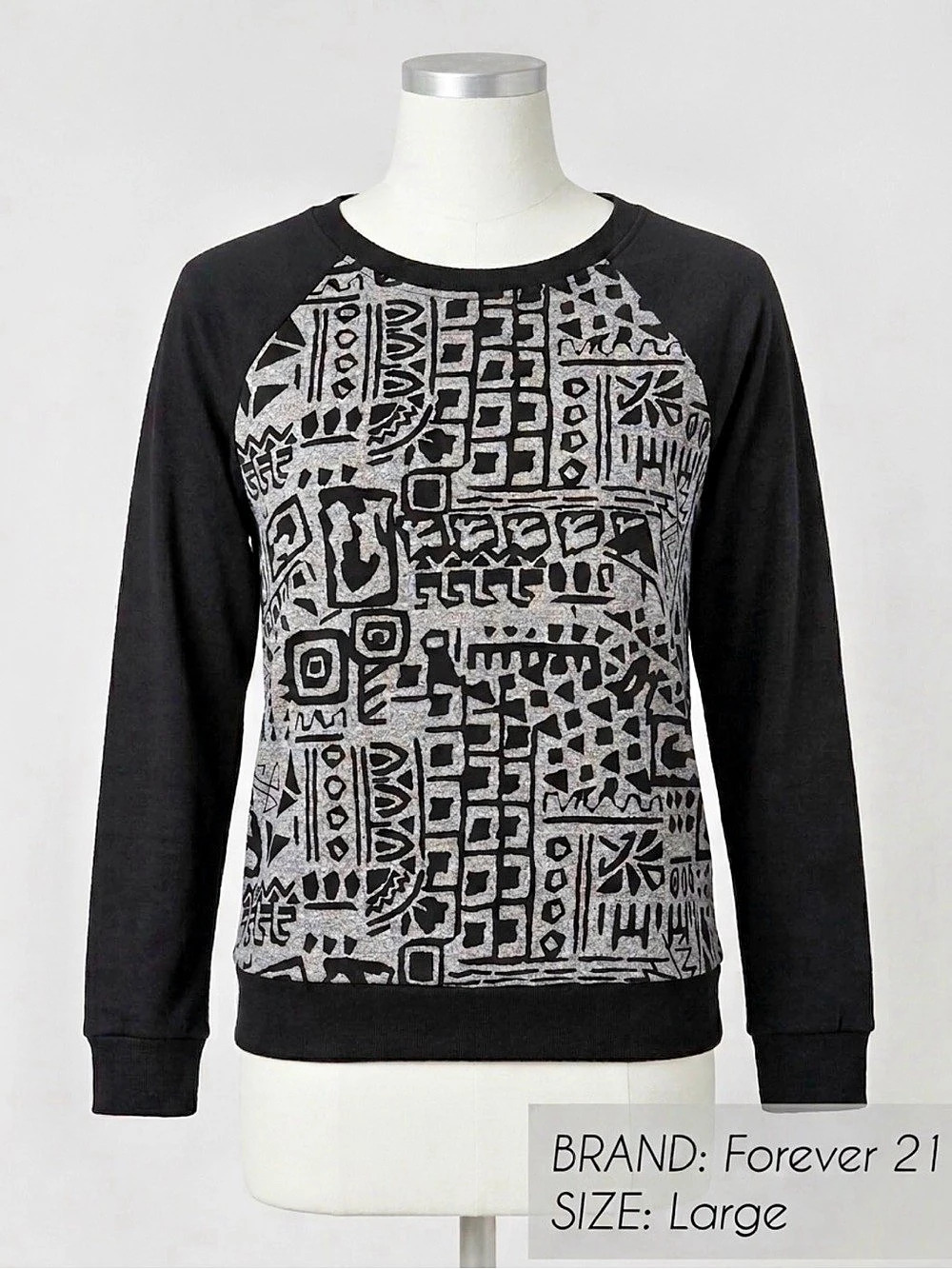 Forever 21 Geometric Print Sweatshirt in Black & Gray Large